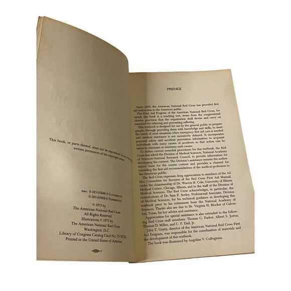 Standard First Aid And Personal Safety Paperback Book Health - Picture 4 of 11